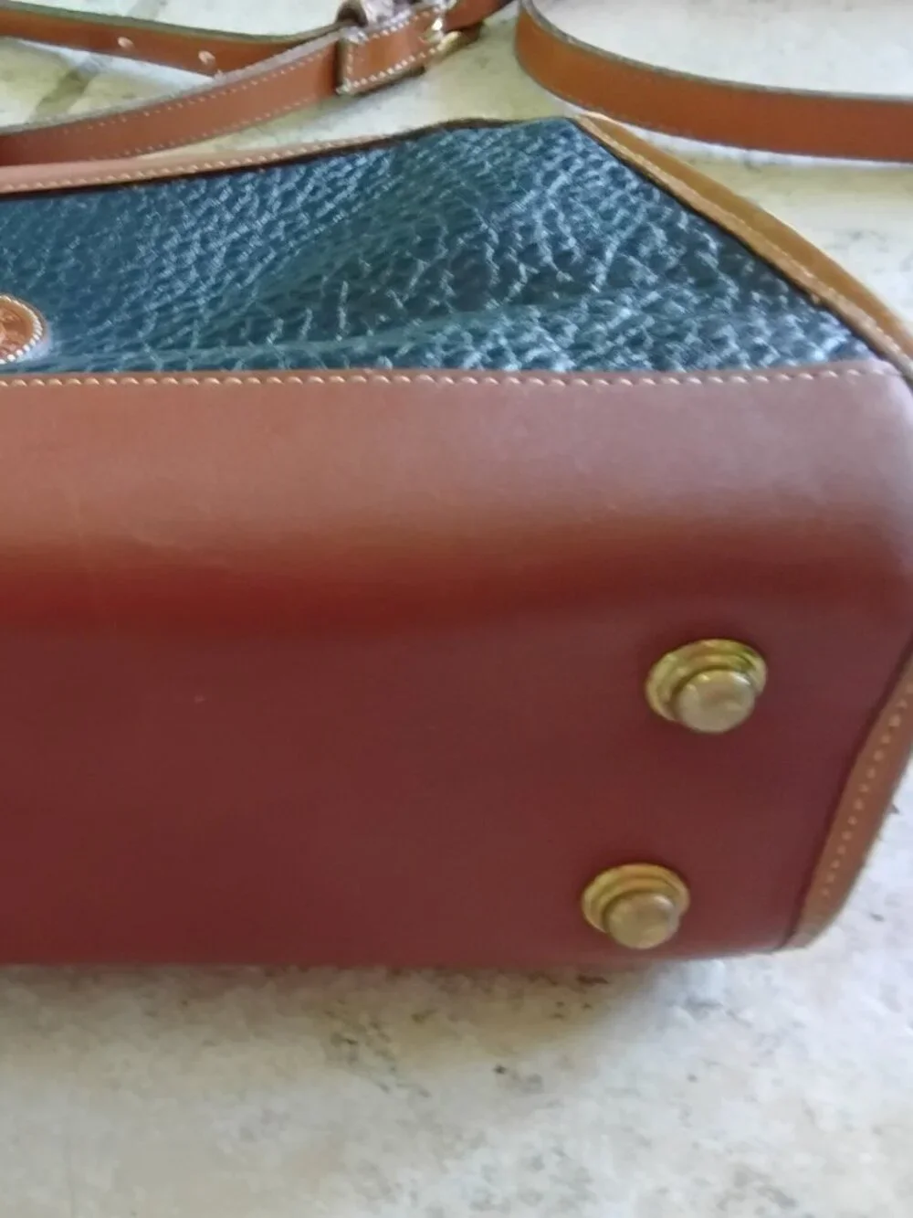 Dooney&Bourke vintage leather brown black adjustable belt strap crossbody   bag